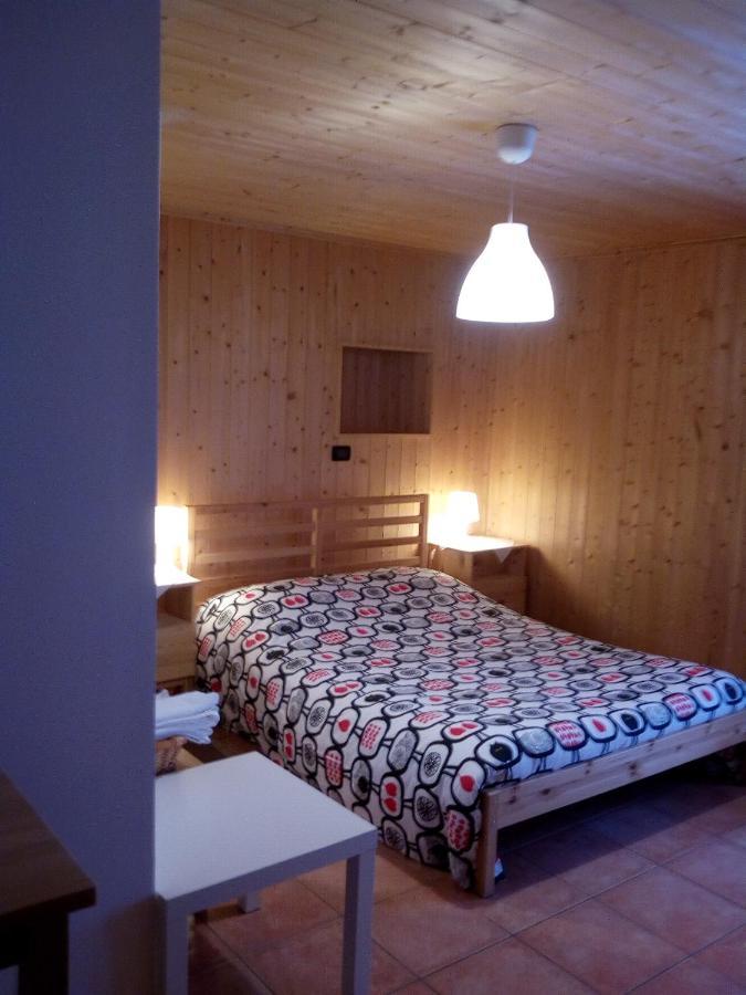 Bed and Breakfast La Casa Antica Пон-Сен-Мартен Экстерьер фото