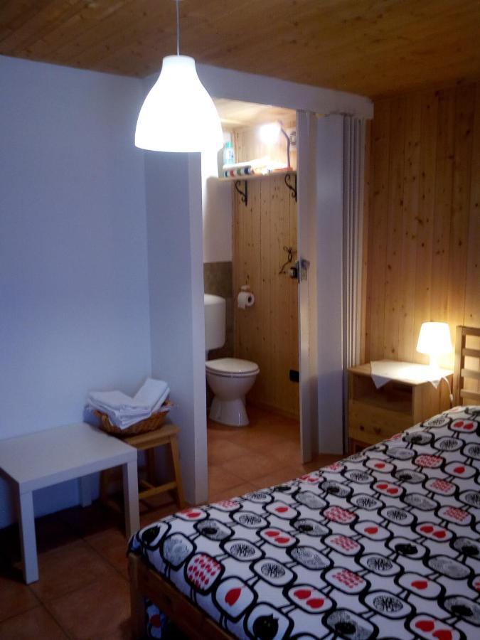 Bed and Breakfast La Casa Antica Пон-Сен-Мартен Экстерьер фото