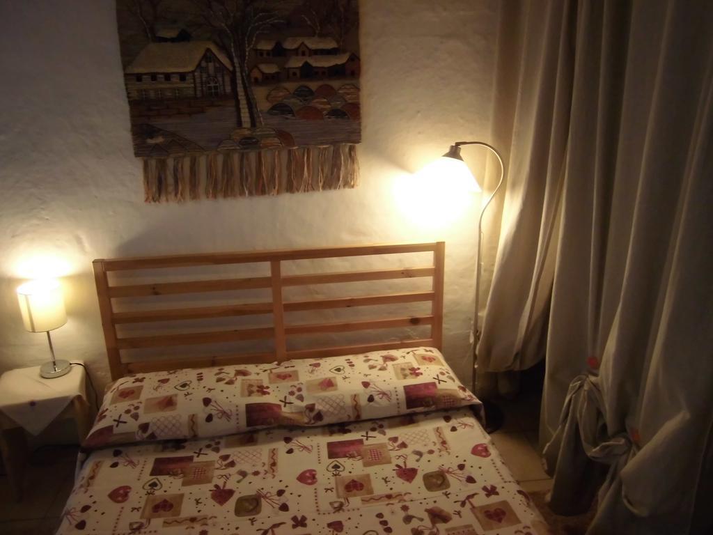 Bed and Breakfast La Casa Antica Пон-Сен-Мартен Экстерьер фото